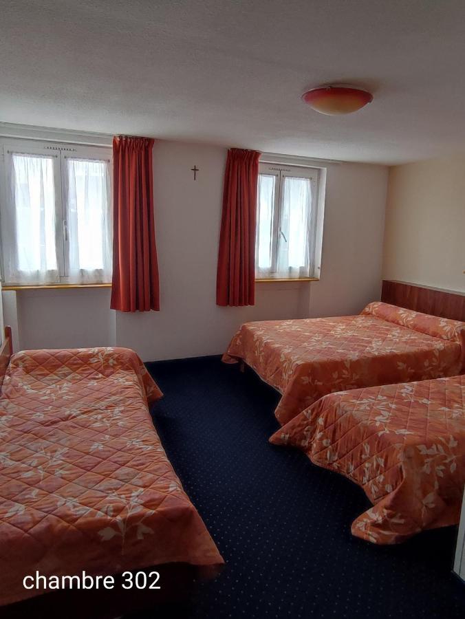 Hotel Du Commerce Et De Navarre ลูร์ด ภายนอก รูปภาพ